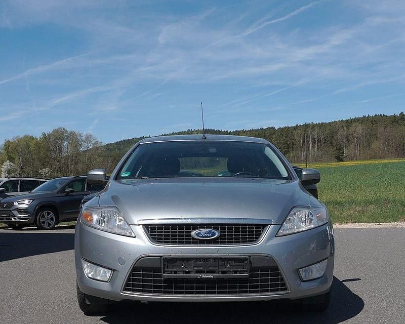 Używany Ford Mondeo Trend 116 KM (85 kW) 2010 Srebrny Sedan/Limuzyna