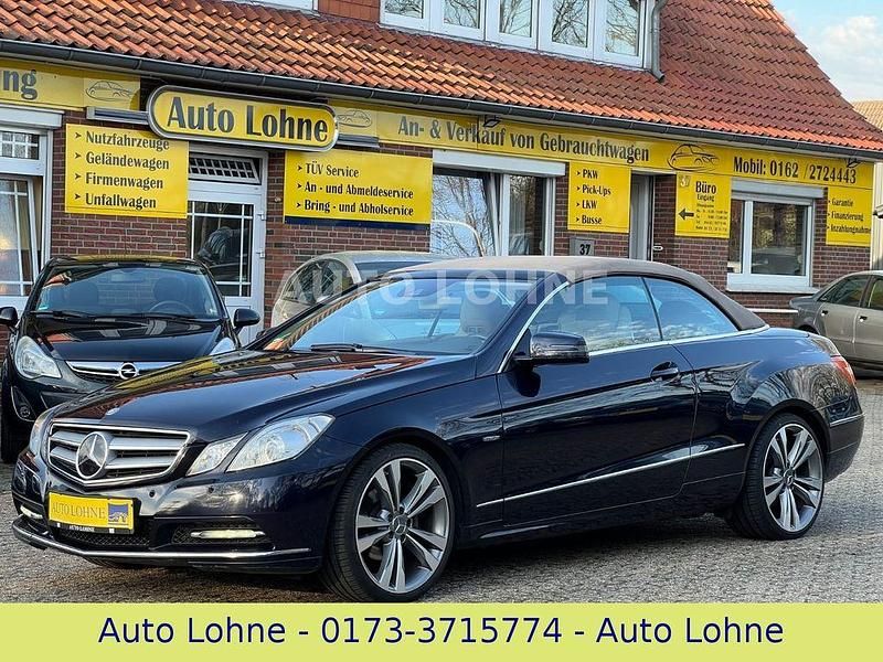 Gebraucht Mercedes E220 170 PS (125 kW) 2011 Blau Cabrio