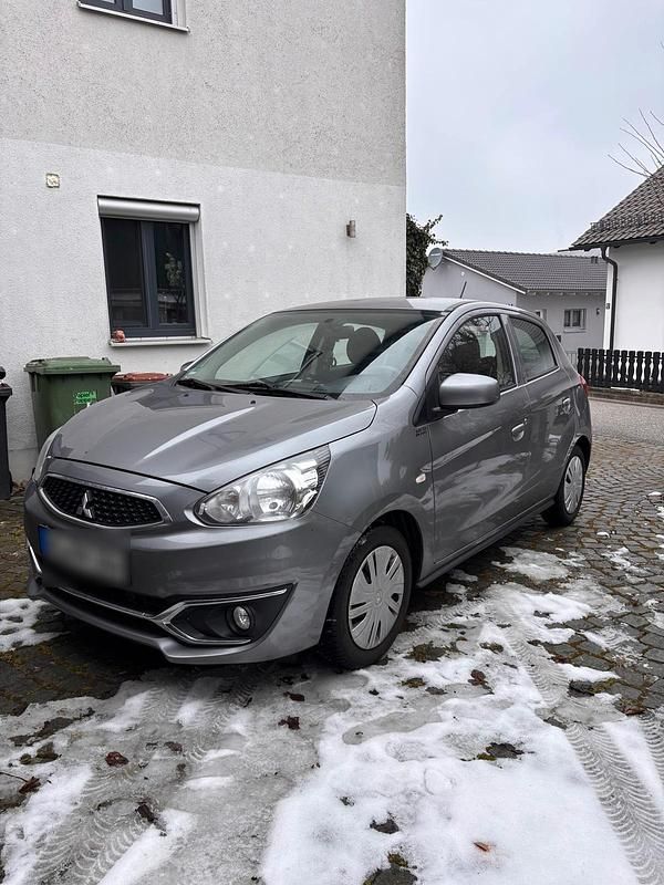 Silber Gebraucht 2020 Mitsubishi Space Star Diamant Edition Kleinwagen | 8.990 € (Etwas zu teuer) - Bild 1/4