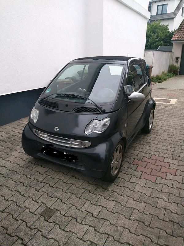 Schwarz Gebraucht 2001 Smart ForTwo Cabrio Cabrio | 1.000 € (Guter Preis) - Bild 1/4