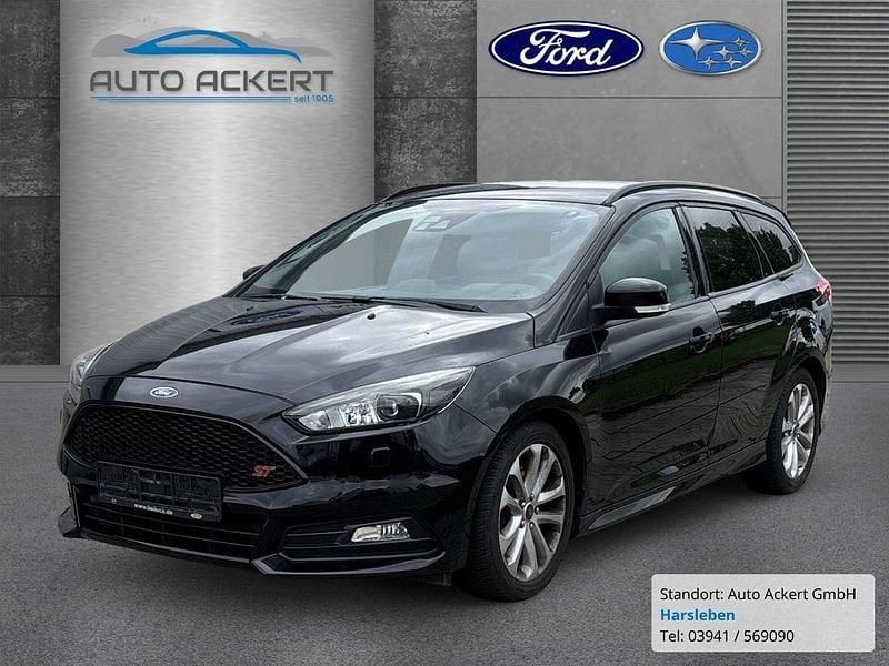 Iridiumschwarz metallic Gebraucht 2017 Ford Focus ST Limousine | 15.590 € (Fairer Preis) - Bild 1/4