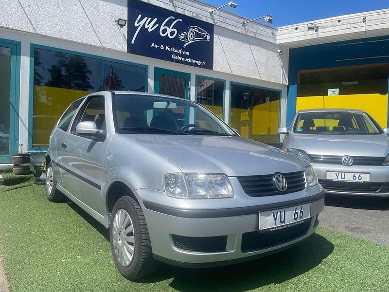 Silber Gebraucht 2001 VW Polo Kleinwagen | 1.990 € (Etwas zu teuer) - Bild 1/4