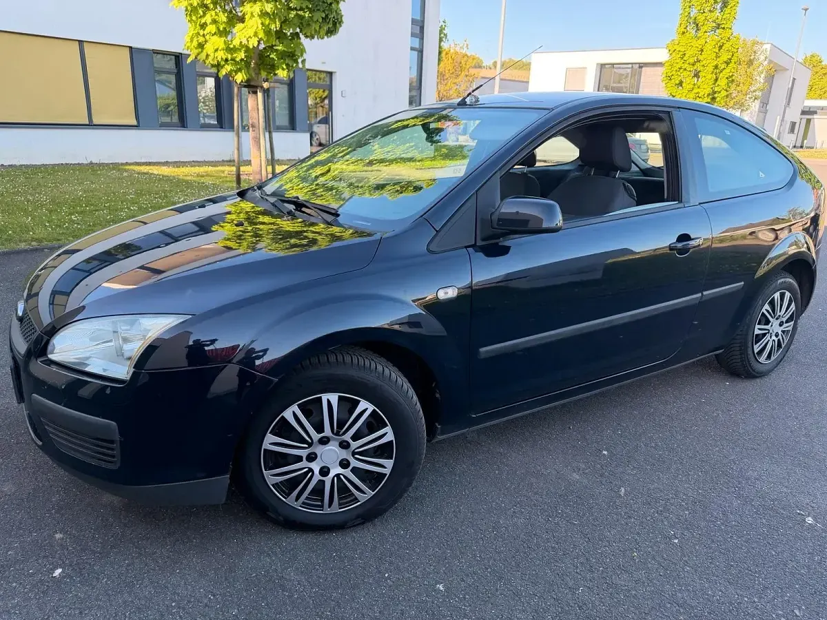 Second-hand Ford Focus 80 CP (58 kW) 2007 Albastru Hatchback