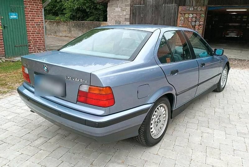 Second-hand BMW 325 143 CP (105 kW) 1993 Mov Berlinǎ