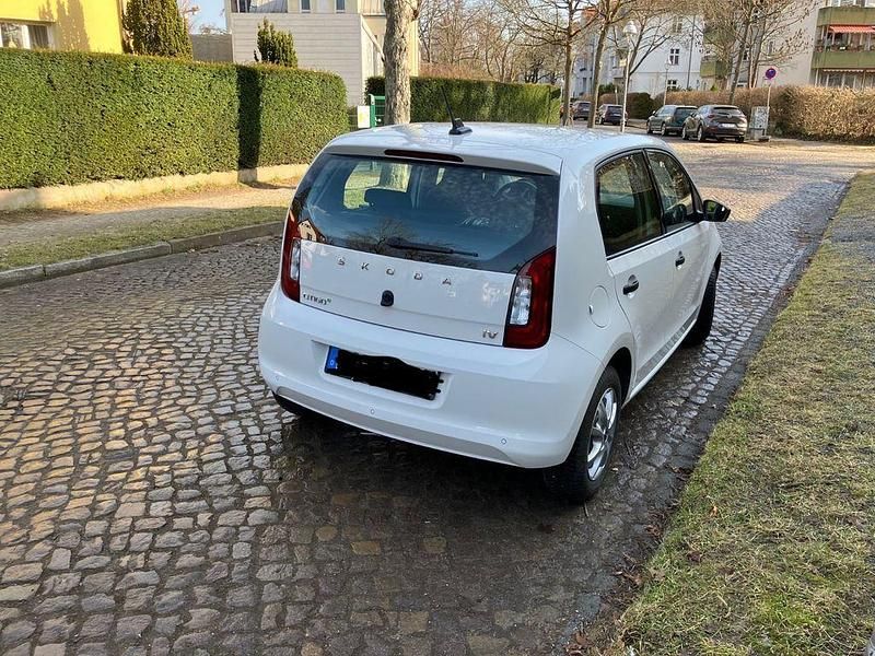 Gebraucht Skoda Citigo-e IV Ambition 61 kW (83 PS) 2020 Weiß Kleinwagen