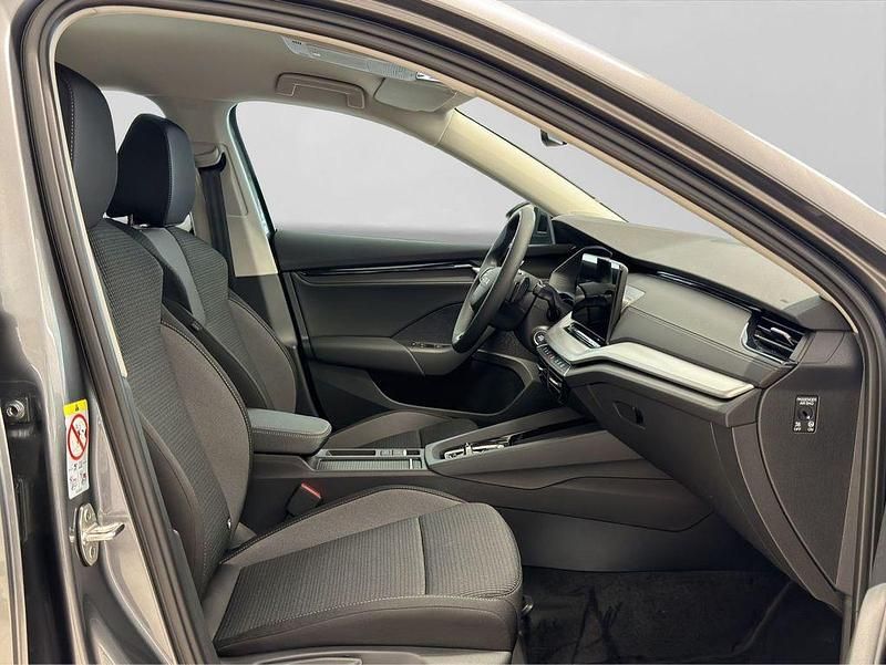 Neu Skoda Octavia Selection 150 PS (110 kW) 2026 Grau Kombi
