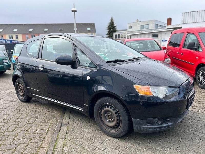 Gebraucht Mitsubishi Colt Inform 75 PS (55 kW) 2010 Schwarz Kleinwagen