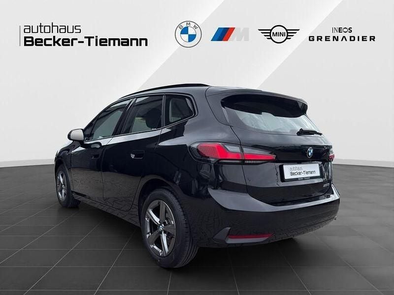 Gebraucht BMW 220 Active Tourer Efficient Dynamics 156 PS (114 kW) 2025 Saphirschwarz Van / Kleinbus