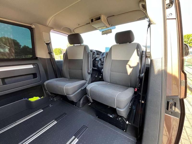 Gebraucht VW Multivan Startline 140 PS (102 kW) 2011 Braun Van