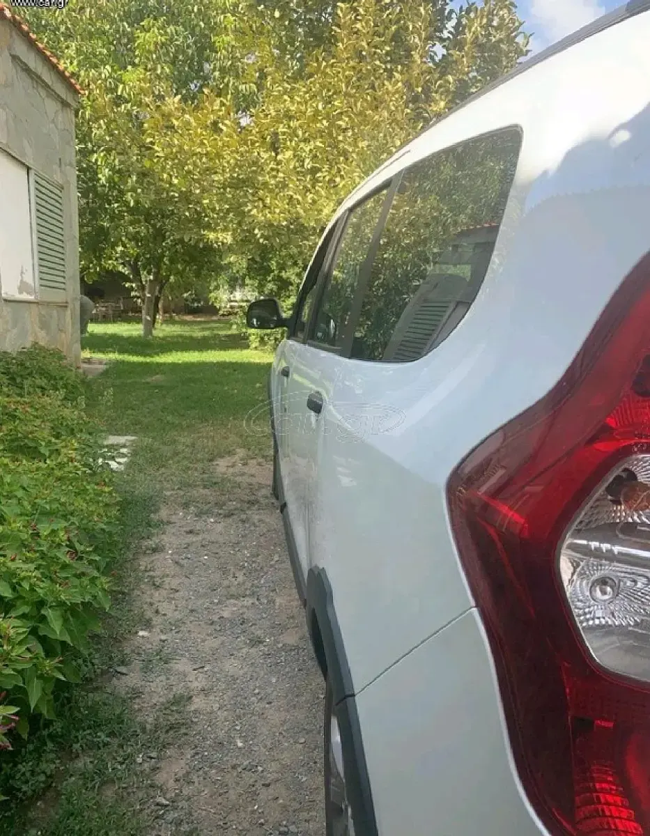 Gebraucht Dacia Lodgy 116 PS (85 kW) 2015 Weiß Van / Kleinbus