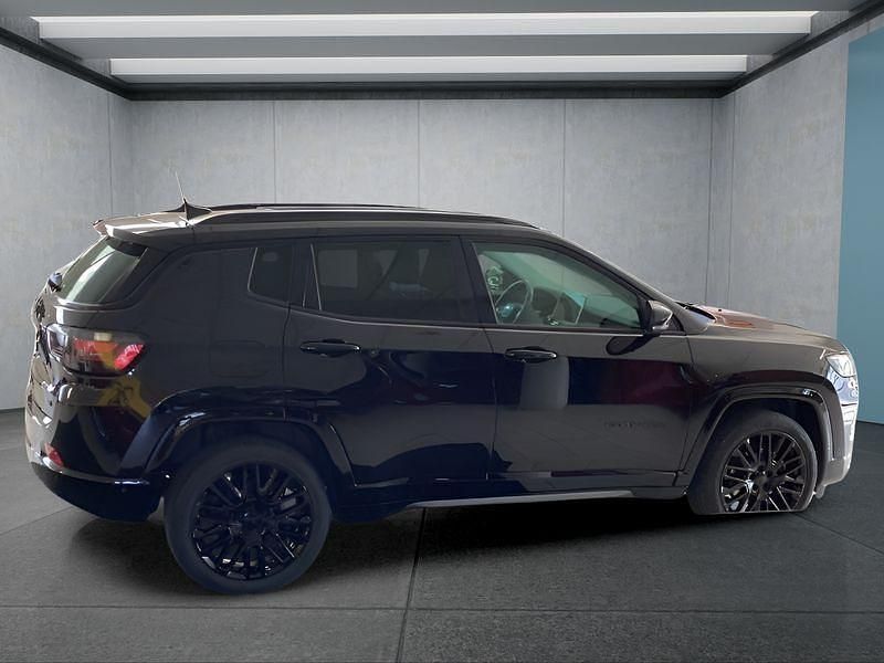 Gebraucht Jeep Compass 131 PS (96 kW) 2024 Schwarz SUV