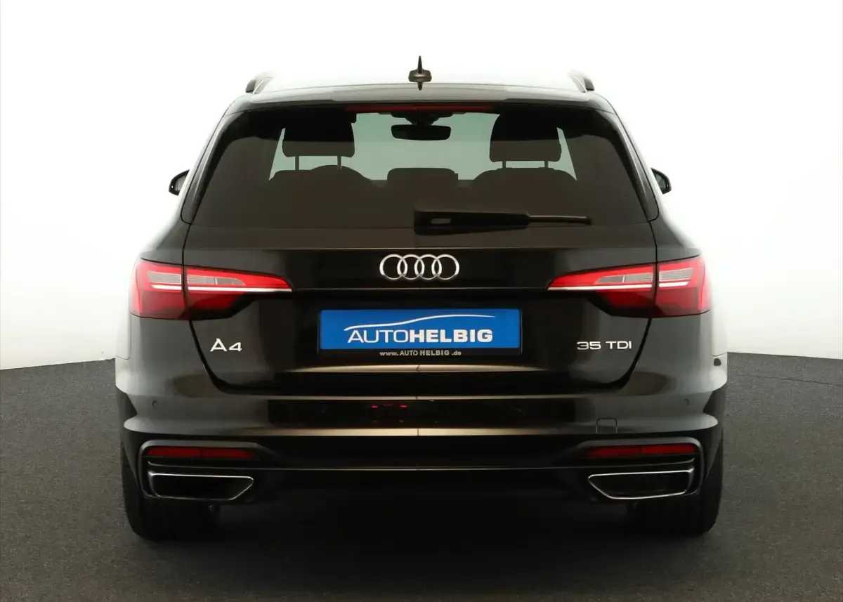 Gebraucht Audi A4 Advanced 163 PS (119 kW) 2023 Mythosschwarz metallic Kombi
