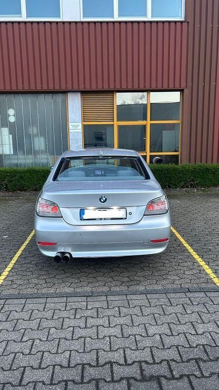 Second-hand BMW 520 Performance 170 CP (125 kW) 2004 Argintiu Berlinǎ