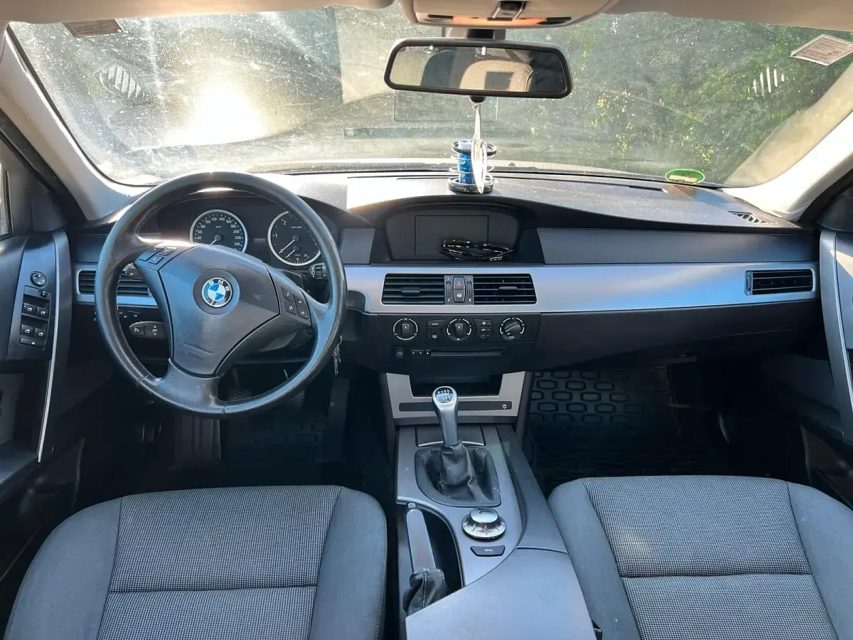 Gebraucht BMW 525 177 PS (130 kW) 2004 Grau Limousine