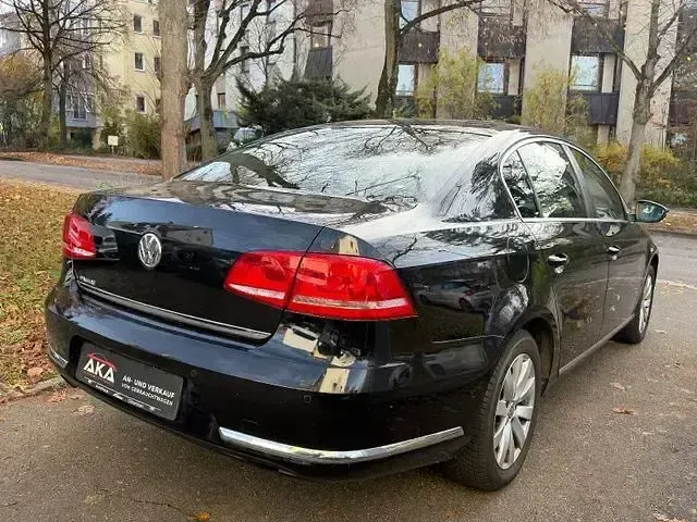 Gebraucht VW Passat Comfortline 122 PS (89 kW) 2013 Schwarz Limousine