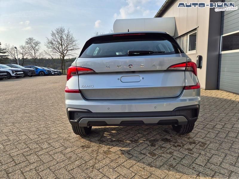 Neu Skoda Kamiq Selection 116 PS (85 kW) 2026 Smokey diamondsilber metallic SUV