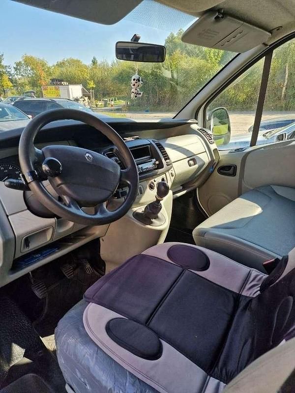 Gebraucht Renault Trafic 82 PS (60 kW) 2005 Weiß Van / Kleinbus