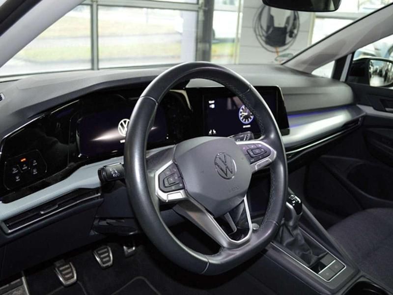 Gebraucht VW Golf VIII Move 116 PS (85 kW) 2023 Pure white Limousine