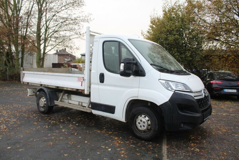 Weiß Gebraucht 2020 Citroën Jumper Van / Kleinbus | 21.480 € (Guter Preis) - Bild 1/4