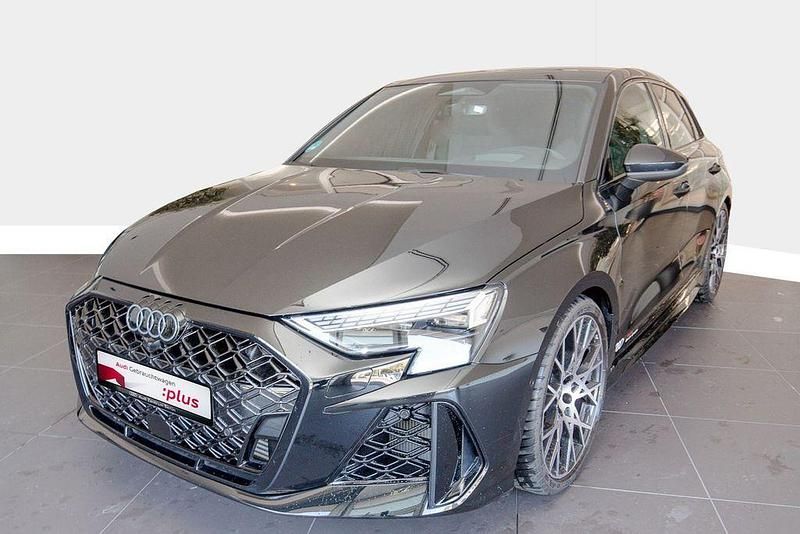 Gebraucht Audi RS3 Sportback Ambiente 400 PS (294 kW) 2025 Mythosschwarz metallic Kleinwagen