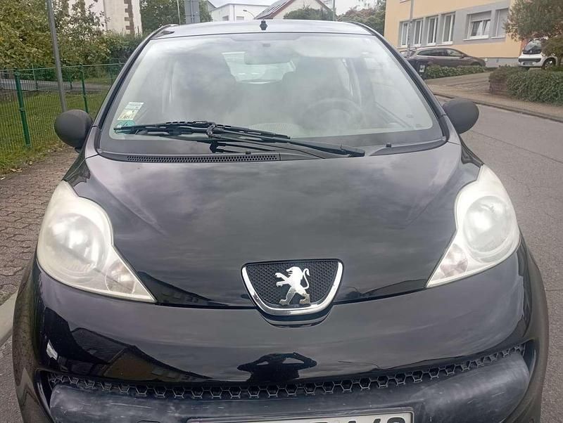 Schwarz Gebraucht 2006 Peugeot 107 Filou Kleinwagen | 1.500 € - Bild 1/3