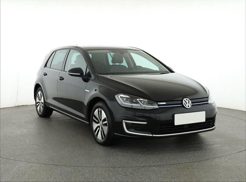 Gebraucht VW e-Golf 100 kW (136 PS) 2020 Schwarz Kleinwagen
