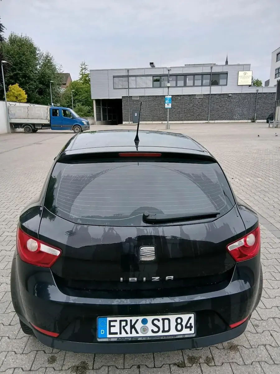 Gebraucht Seat Ibiza 75 PS (55 kW) 2012 Schwarz Kleinwagen
