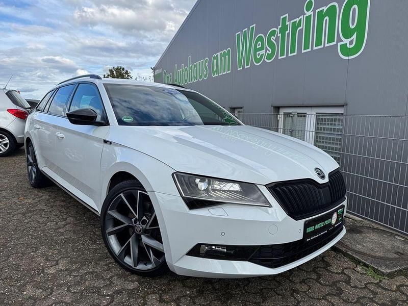 Weiß Gebraucht 2018 Skoda Superb SportLine Kombi | 19.950 € (Fairer Preis) - Bild 1/4