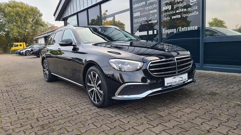 Schwarz Gebraucht 2022 Mercedes E300 Exclusive Limousine | 28.990 € (Superpreis) - Bild 1/4