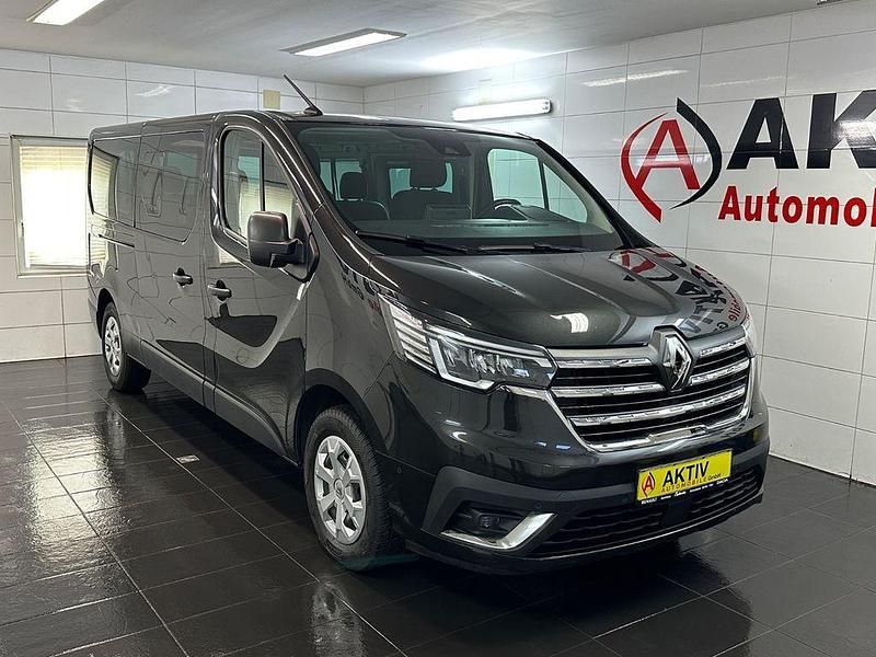 Schwarz Gebraucht 2021 Renault Trafic Life Van | 24.900 € (Guter Preis) - Bild 1/4