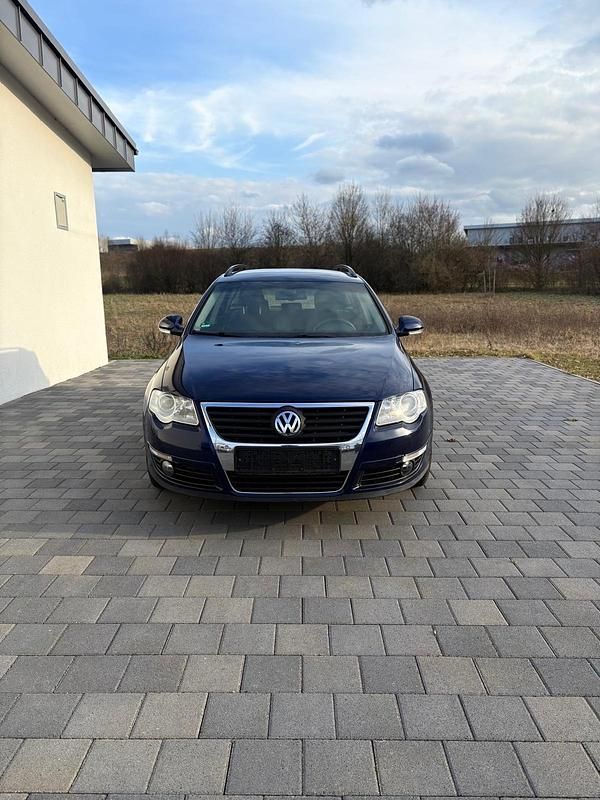 Gebraucht VW Passat 104 PS (76 kW) 2010 Blau Kombi