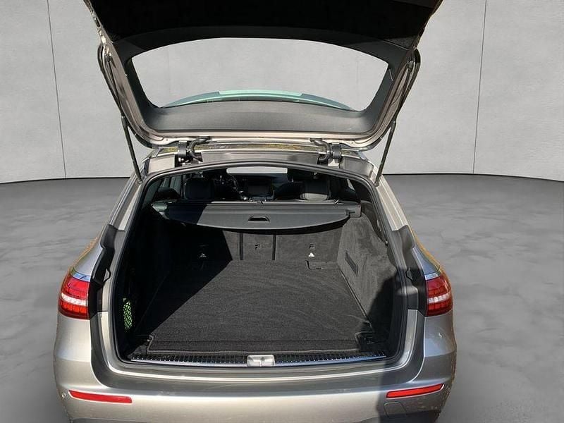 Gebraucht Mercedes E450 AMG 367 PS (269 kW) 2022 Grün Limousine