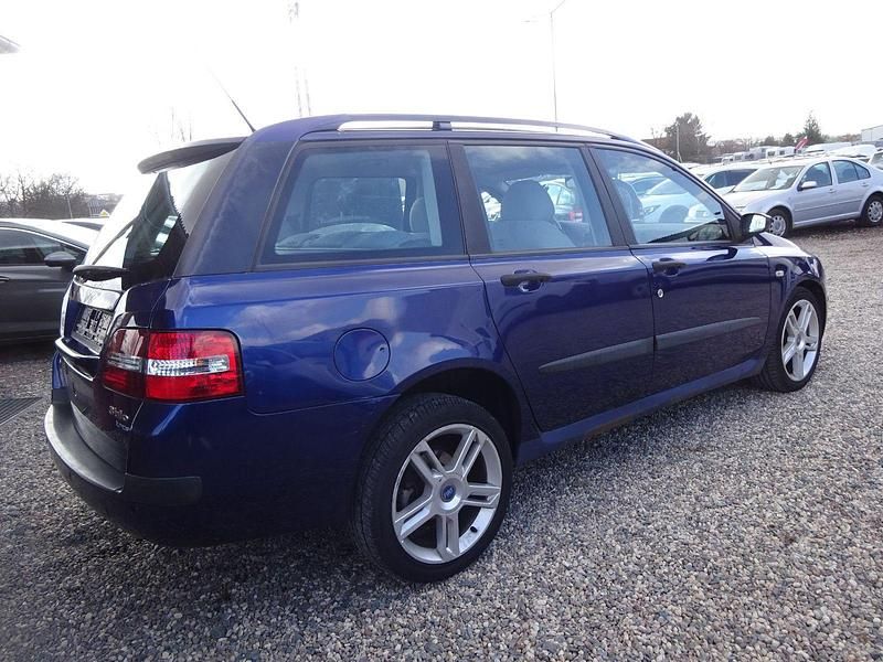 Gebraucht Fiat Stilo 103 PS (75 kW) 2004 Blau Kombi