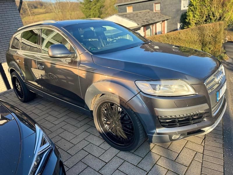 Usata Audi Q7 326 CV (239 kW) 2007 Grigio SUV