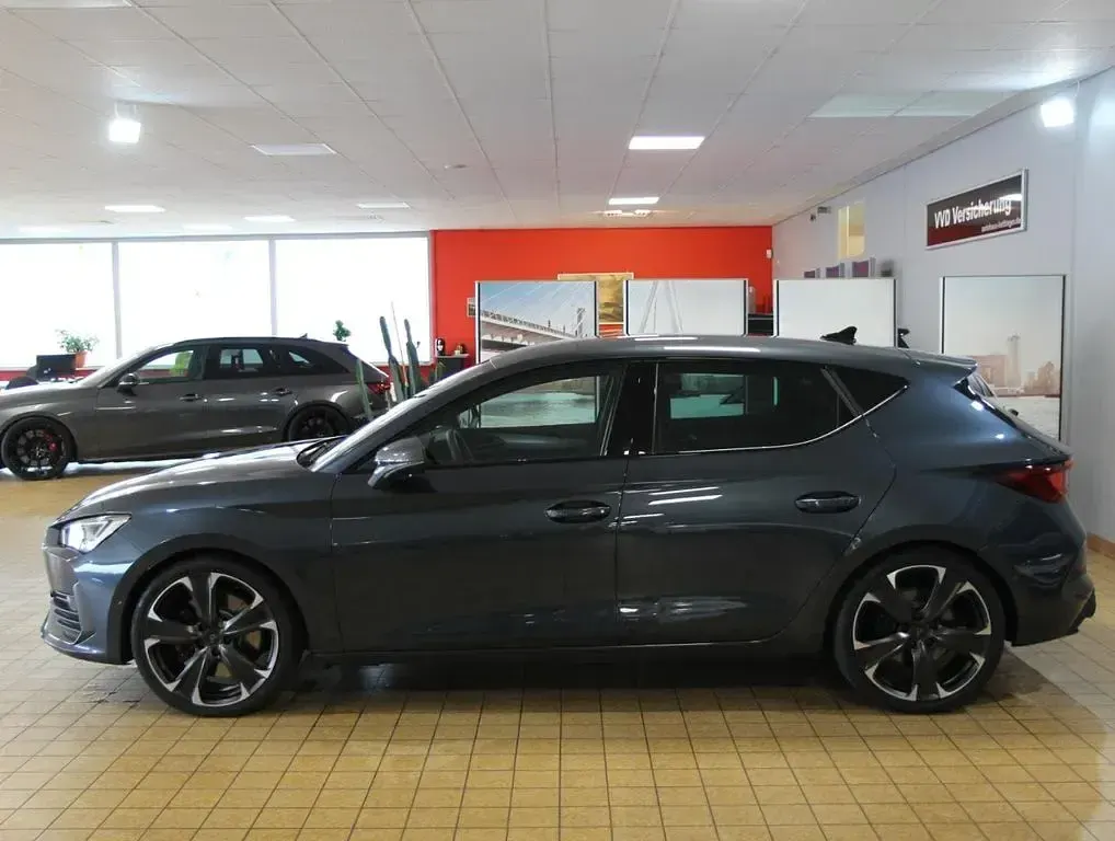 Gebraucht Cupra Leon VZ 300 PS (220 kW) 2023 Grau Limousine