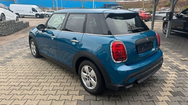 Gebraucht Mini ONE Classic 102 PS (75 kW) 2021 Island blue metallic Kleinwagen