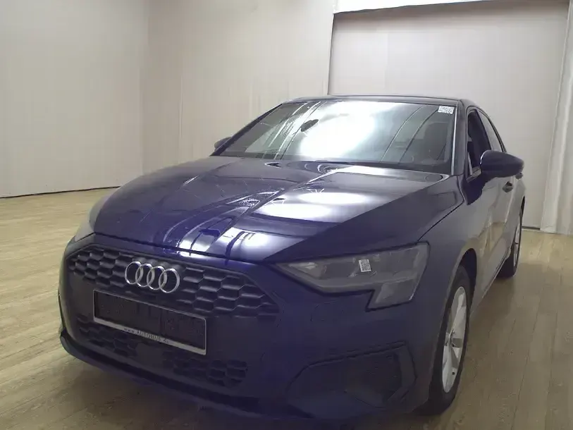 Usado Audi A3 Basis 150 HP (110 kW) 2022 Azul Sedan