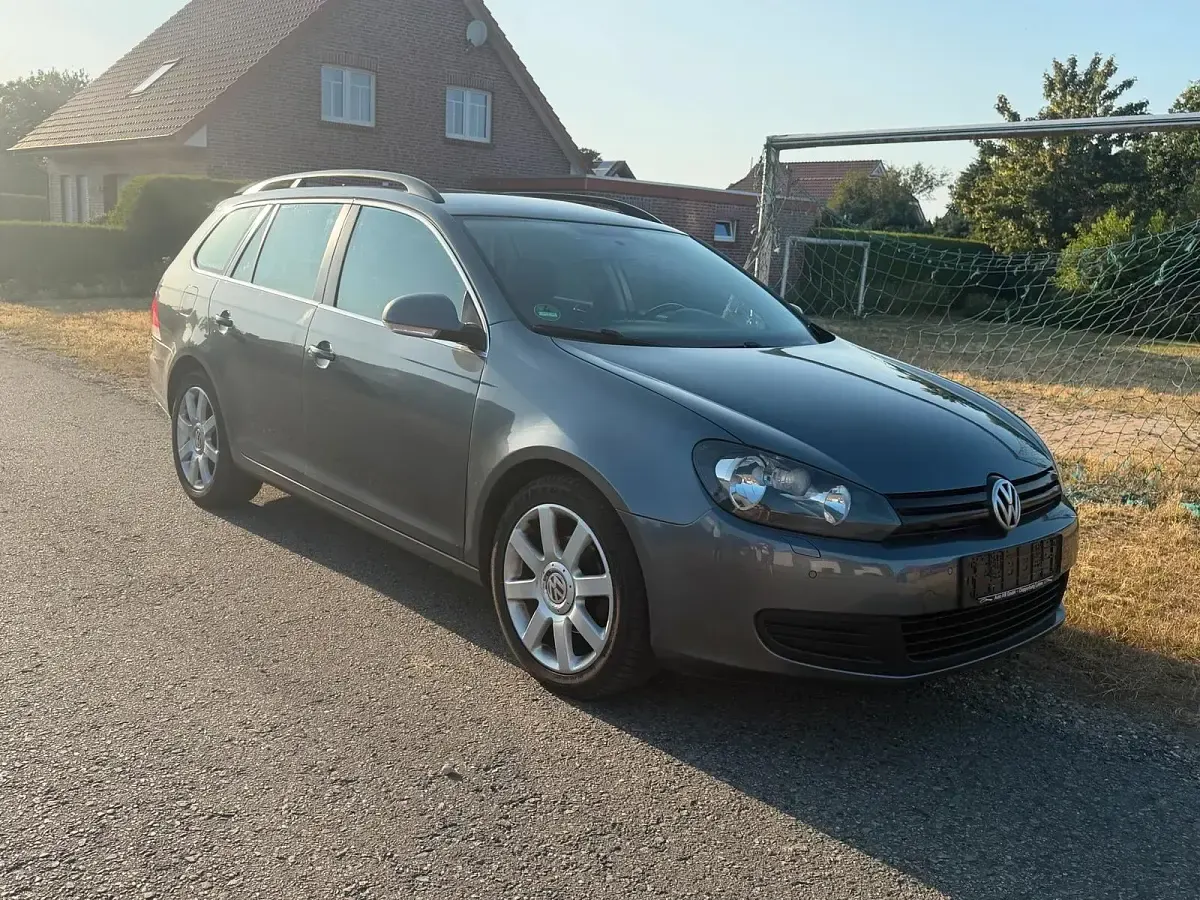 Gebraucht VW Golf VI 105 PS (77 kW) 2011 Grau Kleinwagen