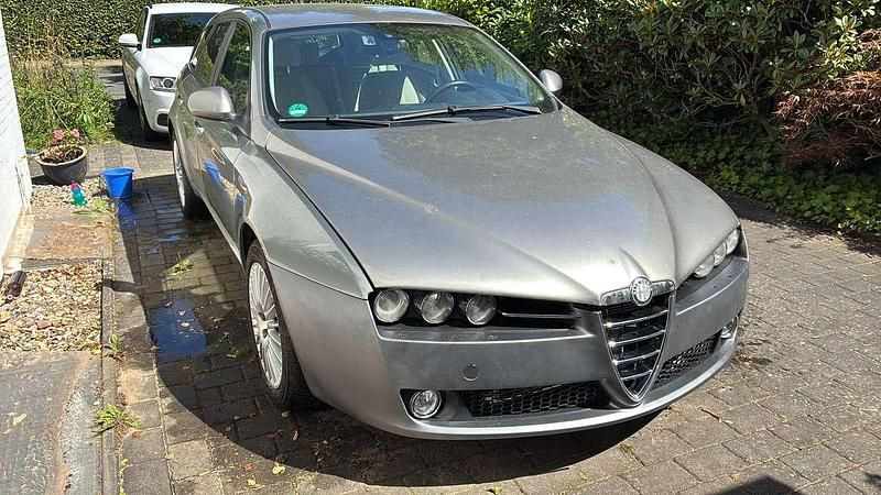 Silber Gebraucht 2008 Alfa Romeo 159 Kombi | 4.500 € (Teuer) - Bild 1/4