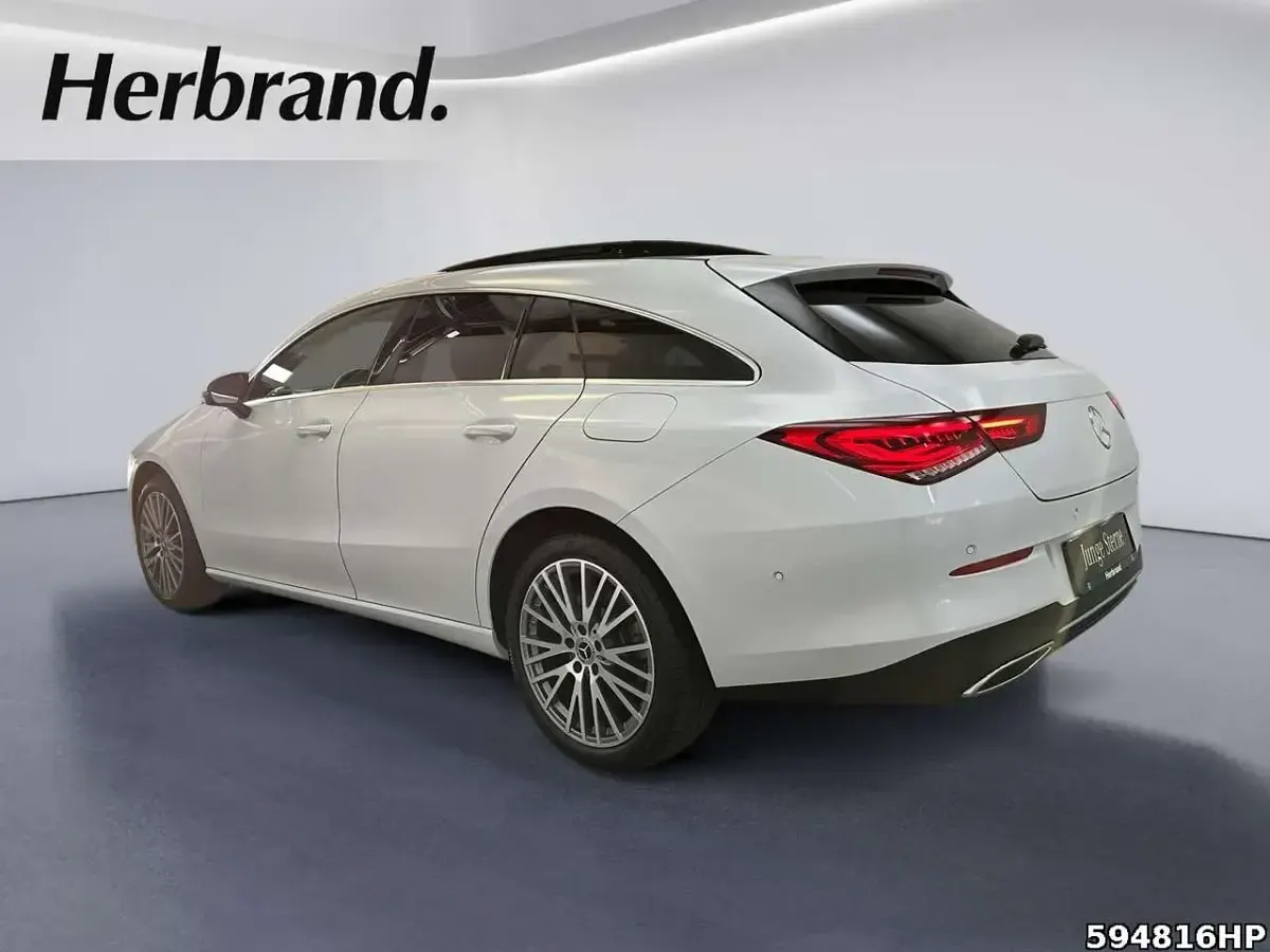 Gebraucht Mercedes CLA250 Progressive 160 PS (117 kW) 2022 Digitalweiß Coupé