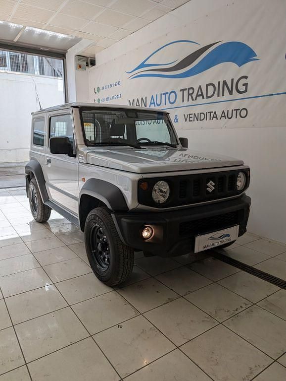 Silber Gebraucht 2023 Suzuki Jimny SUV | 27.700 € (Guter Preis) - Bild 1/4