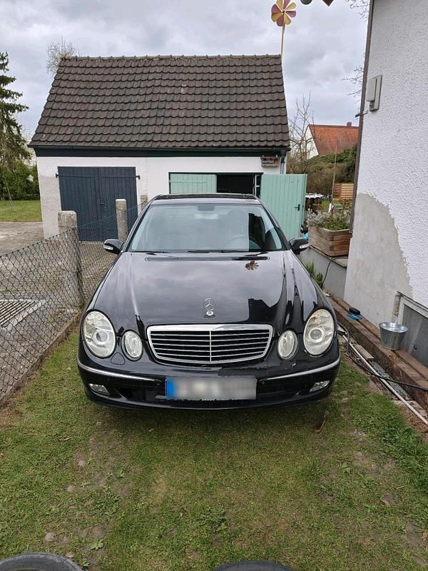 Gebraucht Mercedes E270 177 PS (130 kW) 2004 Schwarz Limousine