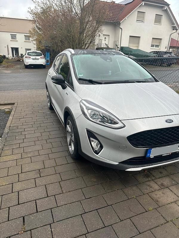 Gebraucht Ford Fiesta Active 101 PS (74 kW) 2019 Silber Kleinwagen