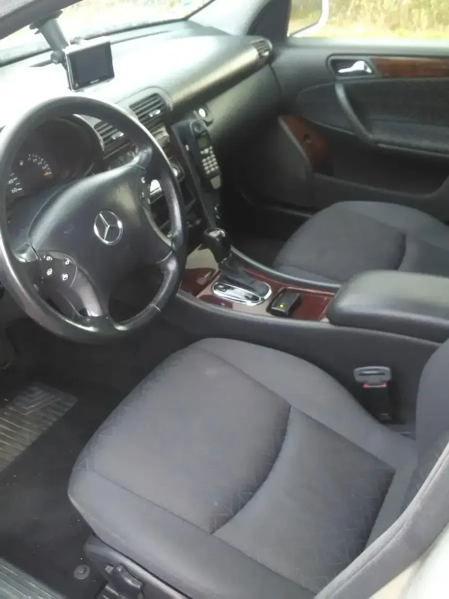 Gebraucht Mercedes C220 143 PS (105 kW) 2002 Silber Kombi