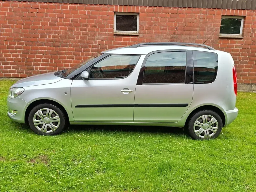 Gebraucht Skoda Roomster 86 PS (63 kW) 2012 Silber Van / Kleinbus
