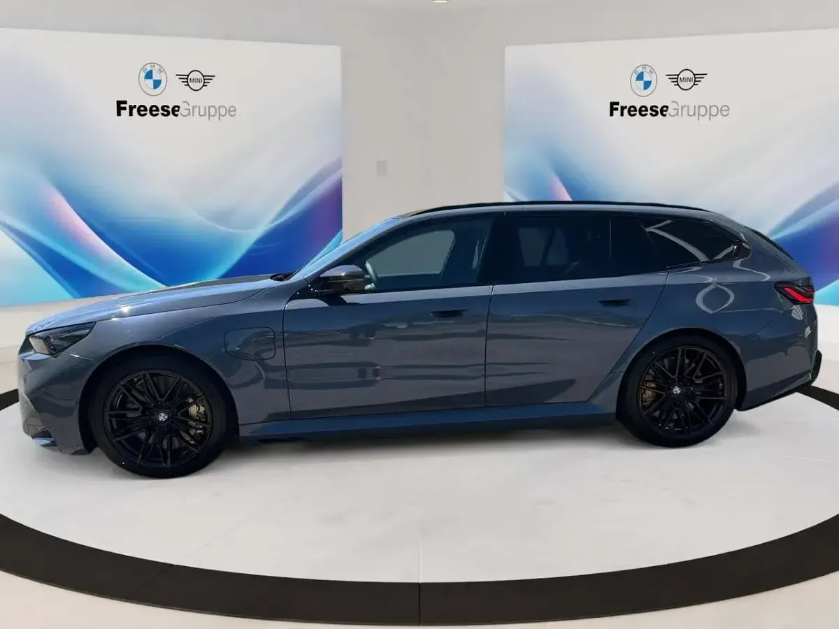 Neu BMW M5 Shadowline 727 PS (534 kW) 2026 Silber Kombi