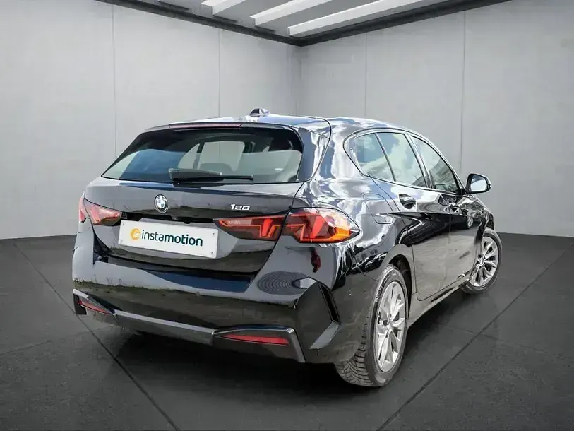 Gebraucht BMW 120 170 PS (125 kW) 2024 Schwarz Kleinwagen