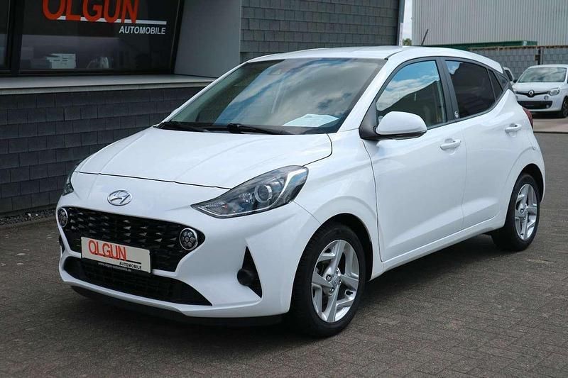 Weiß Gebraucht 2022 Hyundai i10 Edition 30 Kleinwagen | 11.990 € (Fairer Preis) - Bild 1/4