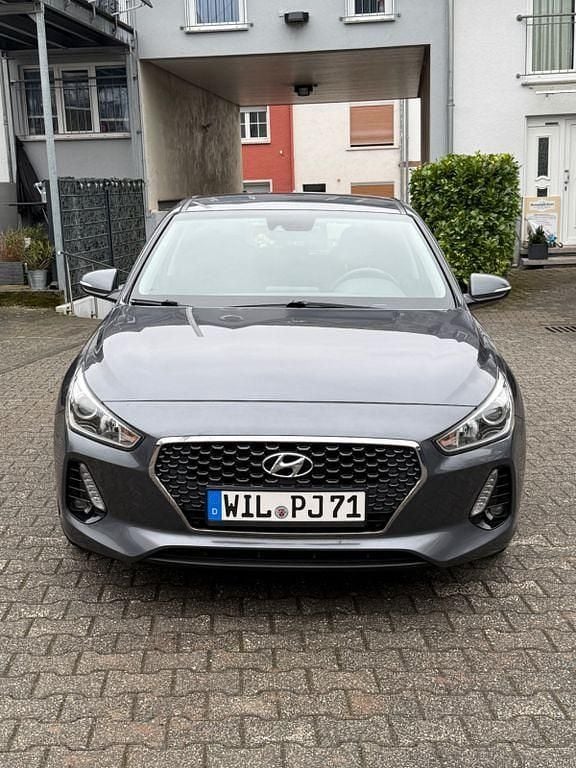 Gebraucht Hyundai i30 Style 136 PS (100 kW) 2018 Grau Limousine