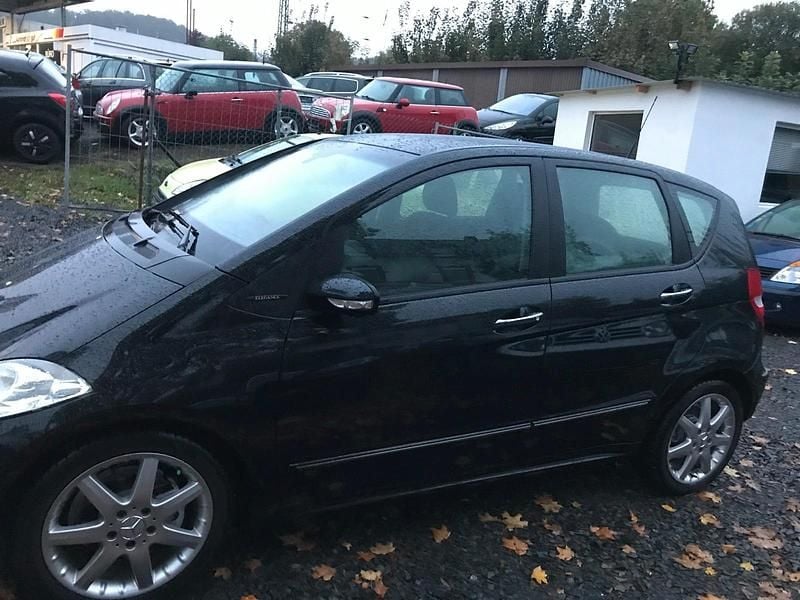 Schwarz Gebraucht 2005 Mercedes A200 Elegance Limousine | 1.499 € (Fairer Preis) - Bild 1/4